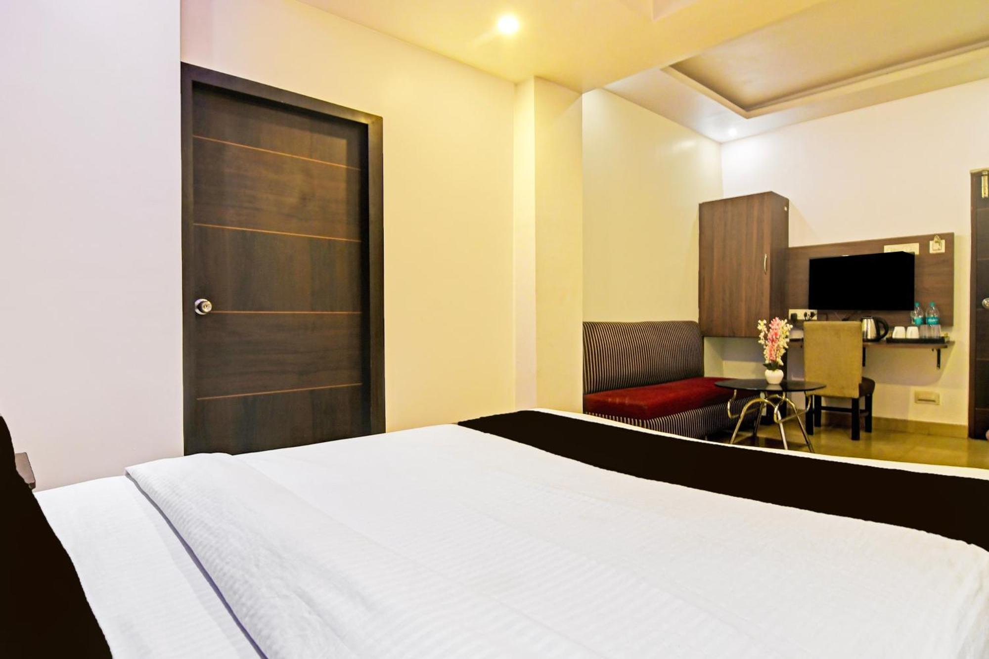 Super Hotel O Baguiati Nager Bazaar المظهر الخارجي الصورة